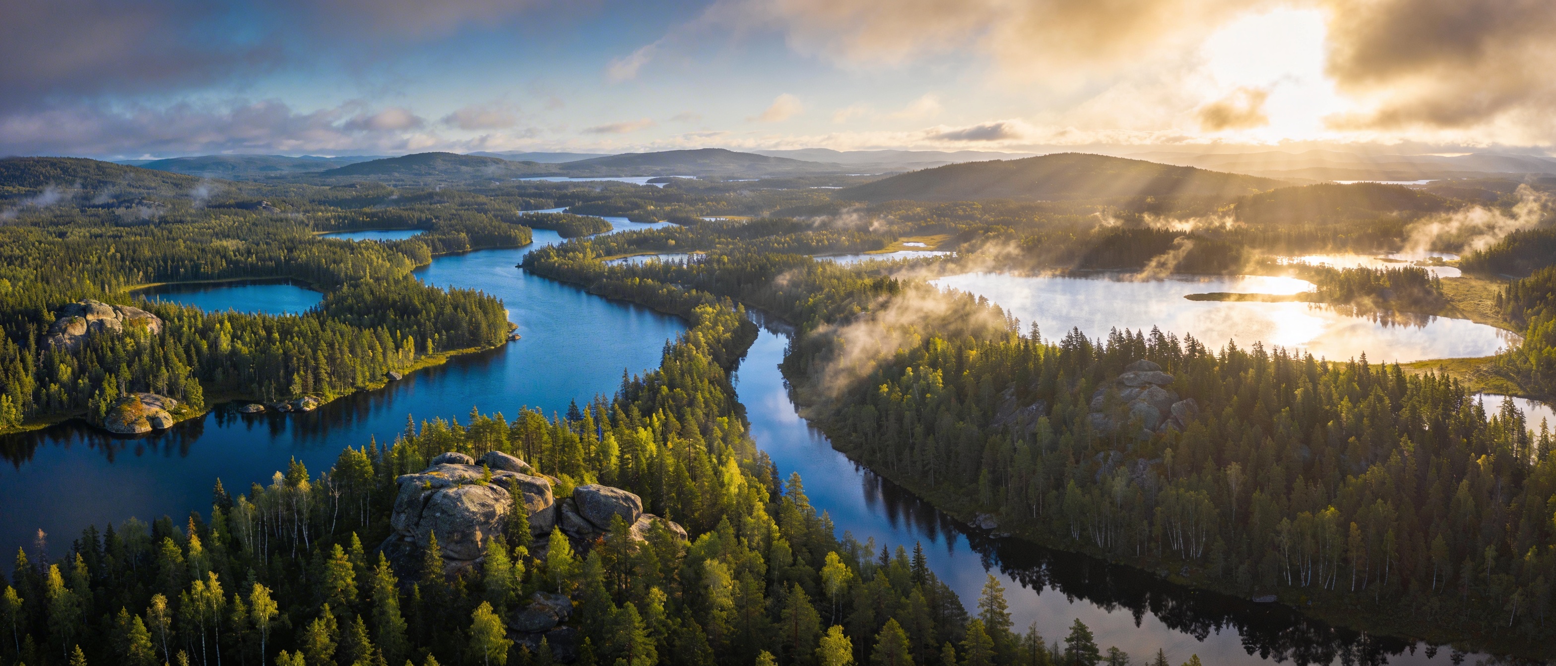 Карельский пейзаж: бескрайняя тайга, озёра и гранитные скалы